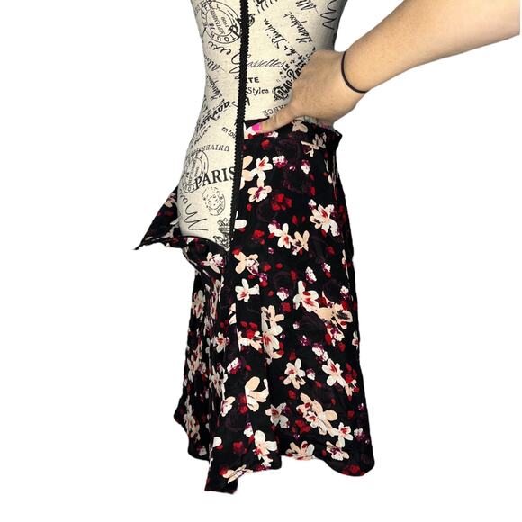 Amour Vert (M) Leeron Silk Floral Mini Skirt - Flowy Zip Closure Thin Waistband - Picture 5 of 11